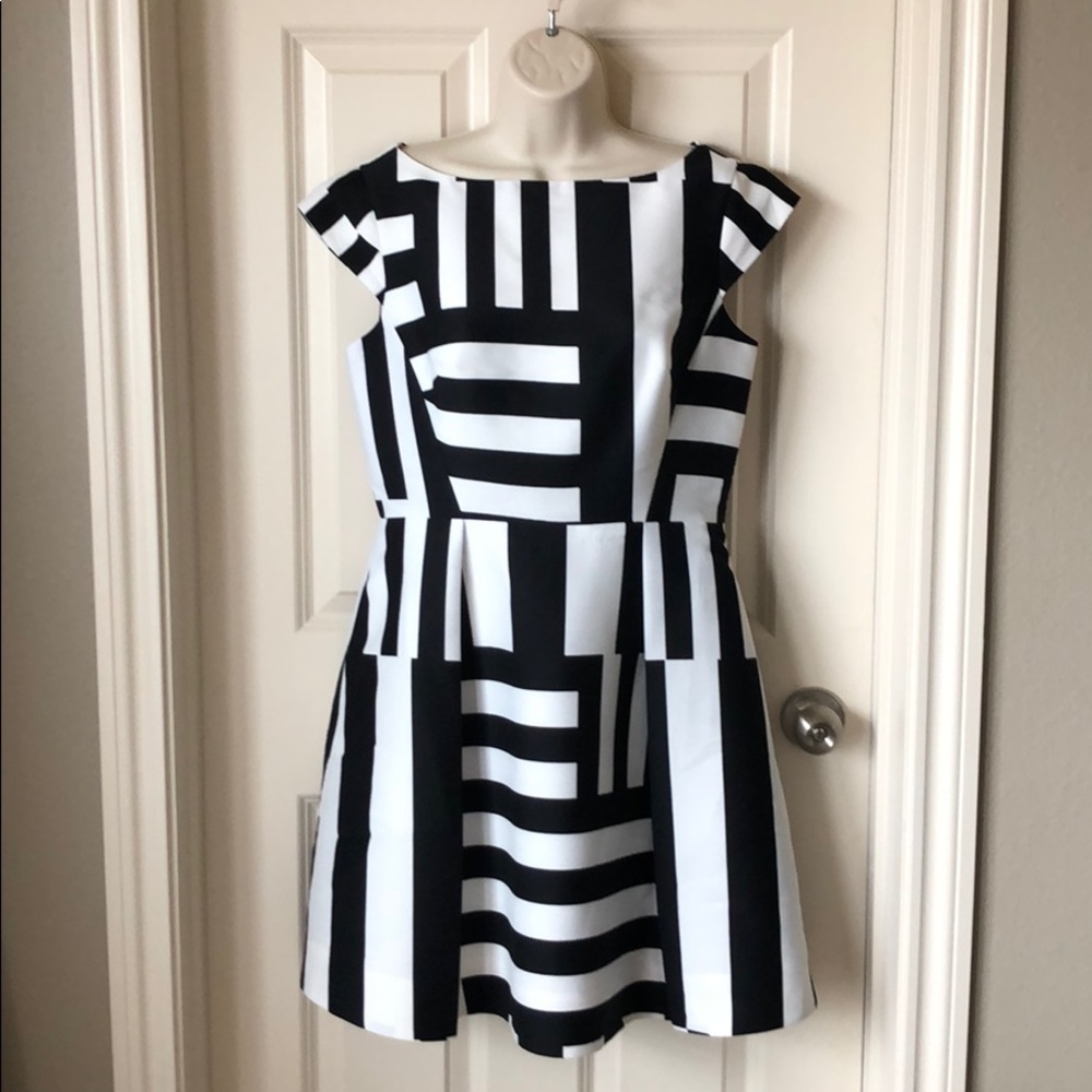 Kate Spade Blk/wht bow Go Fly A Kite Dress sz 8